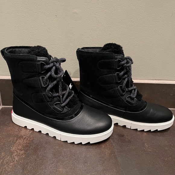 Sorel Joan of Arctic Black Boots Women’s Size 9 1/2 - Picture 3 of 9